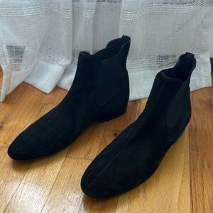 Donald J. Pliner Black size 10 Suede Boots